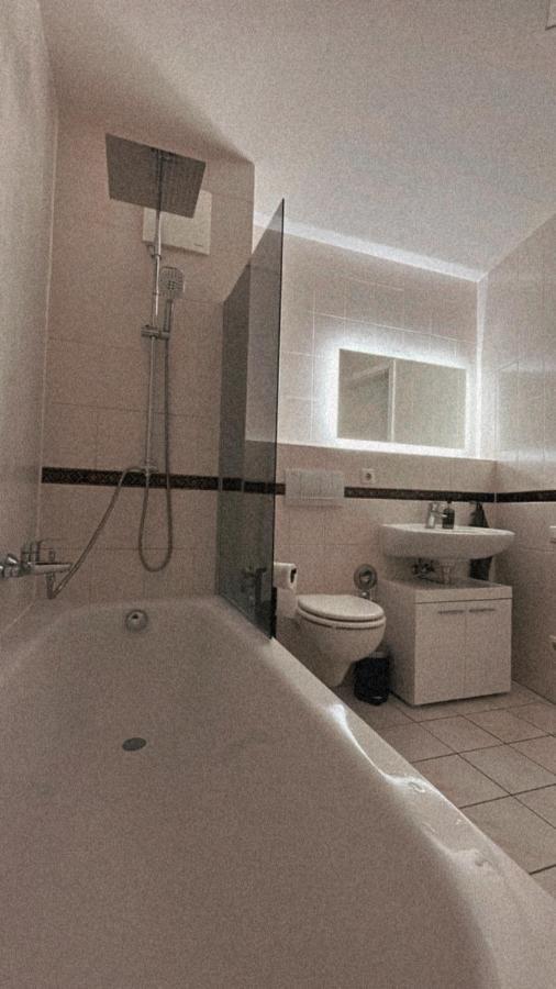 Apartamento Schoene, Neu Sanierte Unterkunft In Belebter Region Leipzig Exterior foto